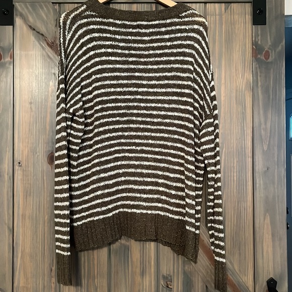 Women’s Sweater Perfect For Fall Size L NWT - Picture 8 of 8